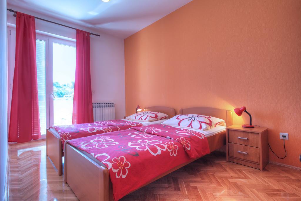 Apartments Irena Jezera Rom bilde