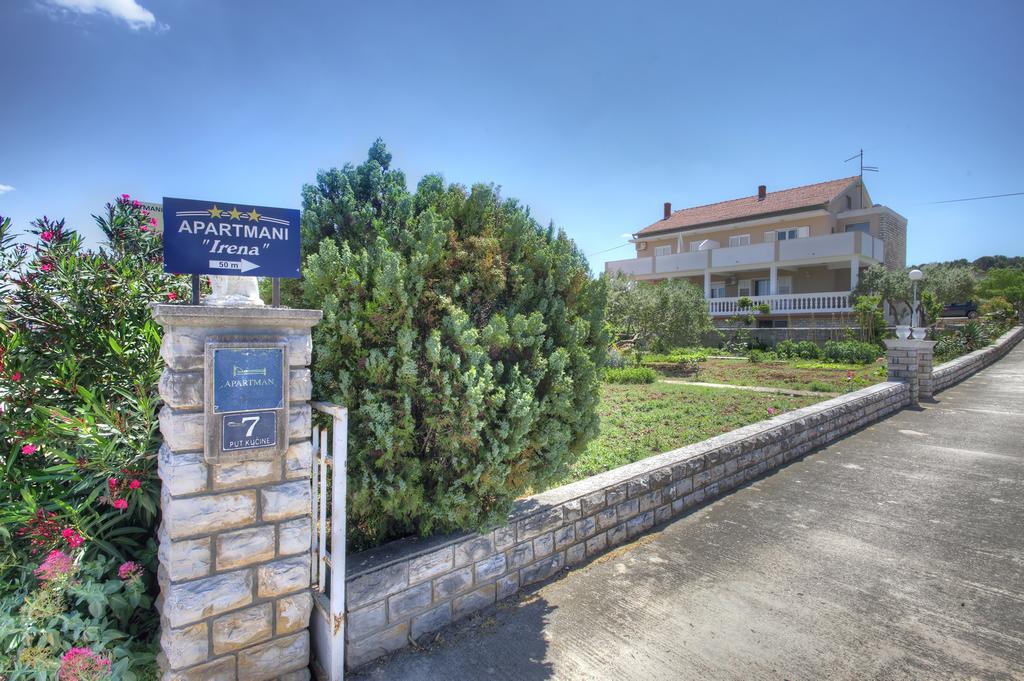 Apartments Irena Jezera Rom bilde