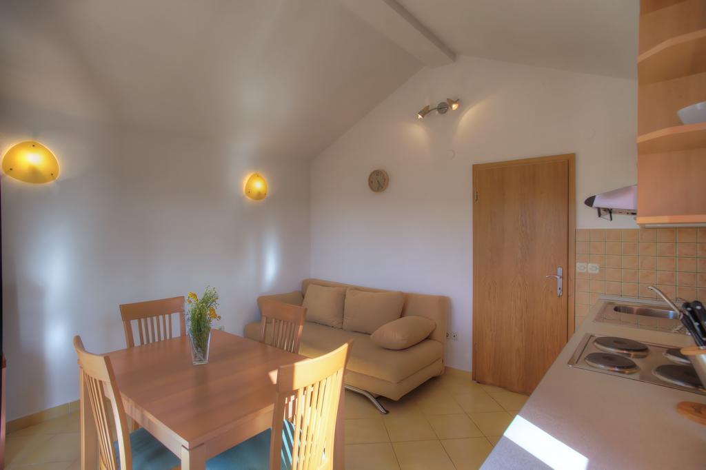 Apartments Irena Jezera Rom bilde