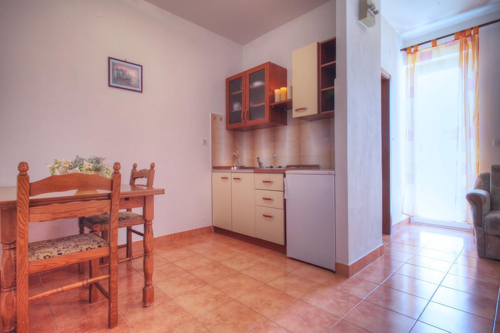Apartments Irena Jezera Rom bilde