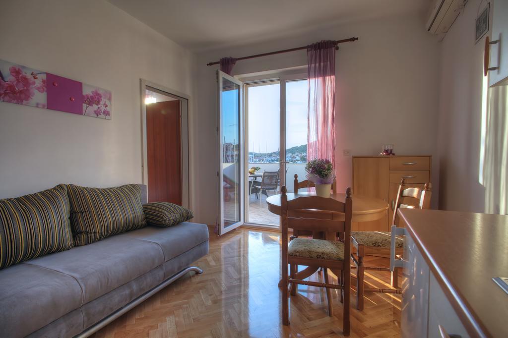 Apartments Irena Jezera Rom bilde